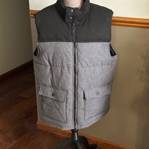 GAP Men's Two-Tone Vest